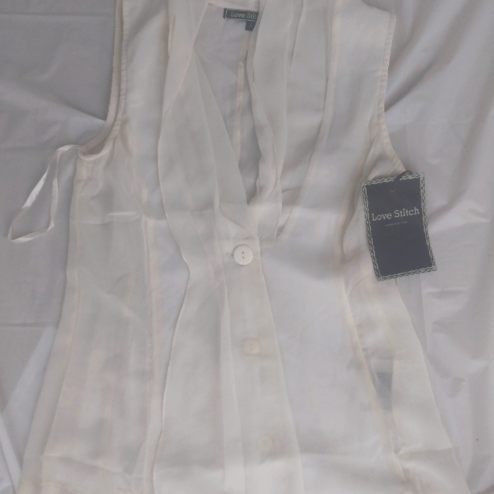 Love Stitch sleeveless off white blouse